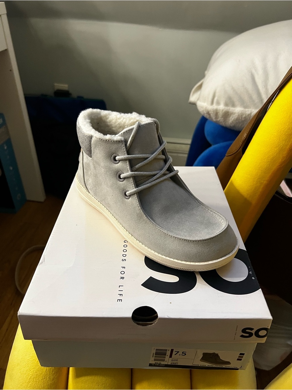 Women’s Gray Suede Lace-Up Ankle Boots with Shearling